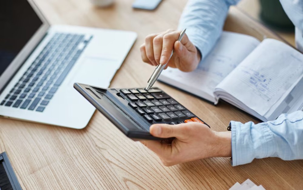 Decision and Resolution to Company Liquidate  
